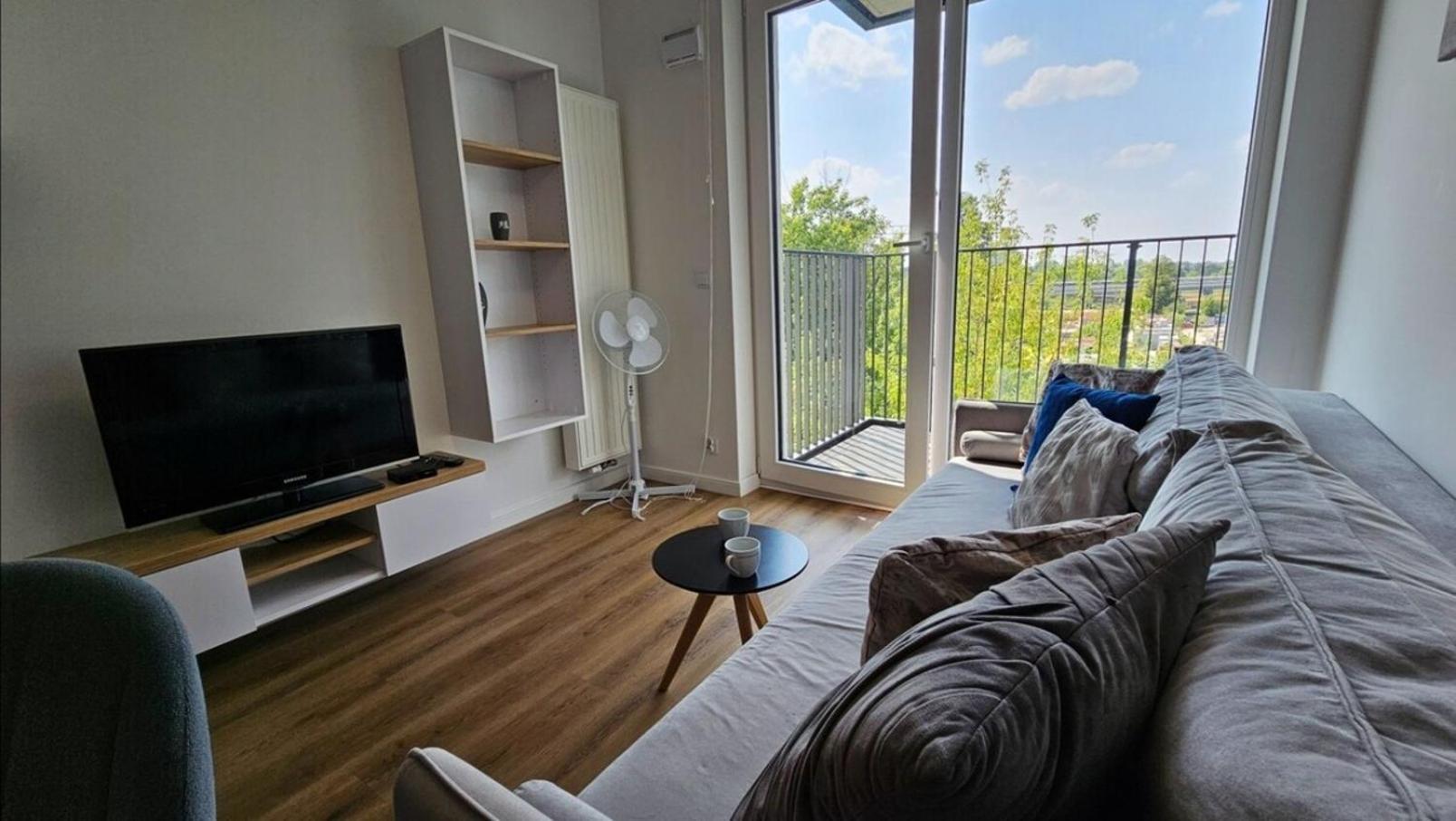 Tasmowa Superb Tasmowa Apartment Warschau